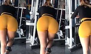 gym coach with her boyfriend showing her ass Featuring Kevinisssa