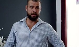 vinna reed, a bad hairdresser but a good fuck Featuring Krystal Kaytlin, Angelo Godshack
